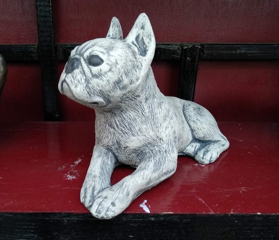 Franse Bulldog Liggend 23x14 cm - Spijkenisse Boeddha